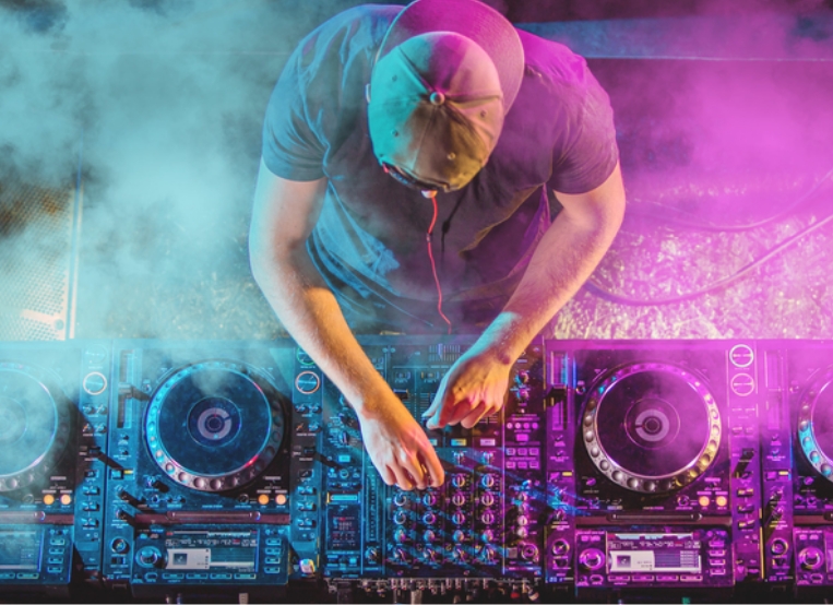Flo Animation Dj A Loury Groupe De Masques 6